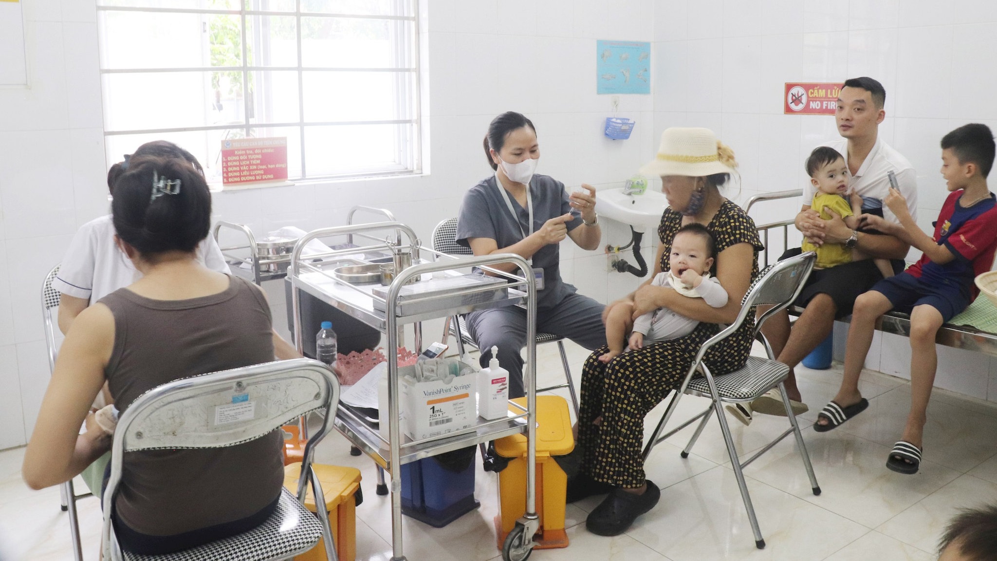 Hà Nội khám sức khỏe miễn phí cho học sinh
