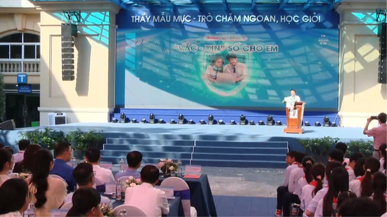 ‘Vắc-xin số’ bảo vệ học sinh trên không gian mạng