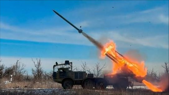 Nga và Ukraine tập kích các mục tiêu chiến lược của nhau
