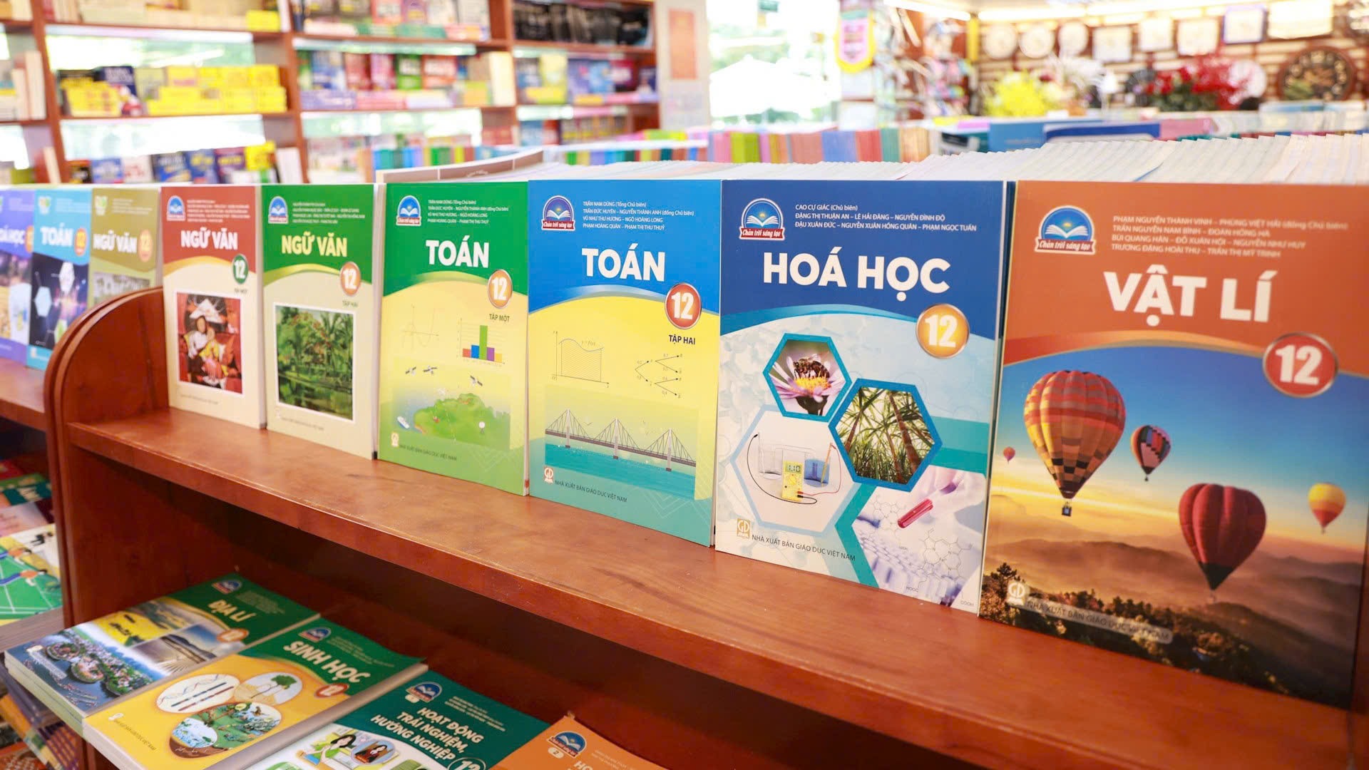 Miễn phí sách giáo khoa: Hướng đến một nền giáo dục công bằng và bền vững