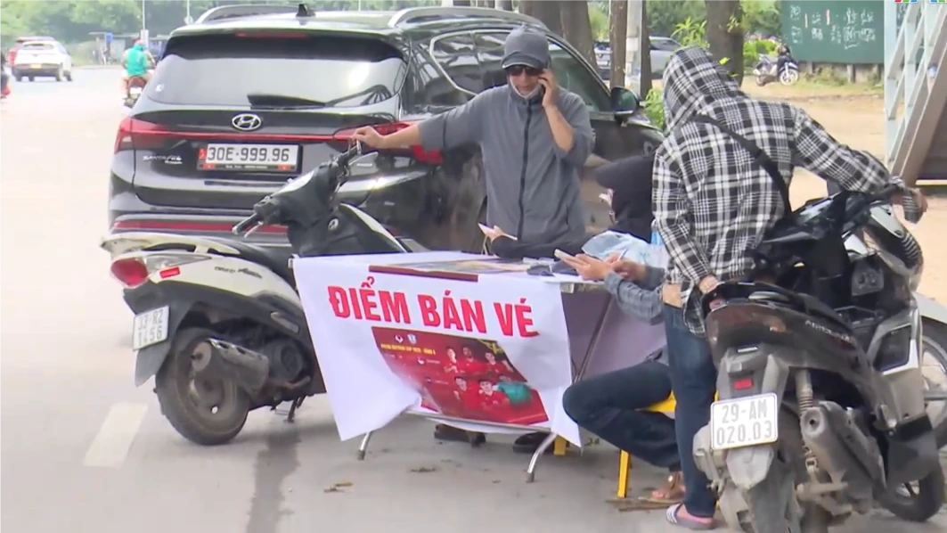 Vé chợ đen trận Việt Nam - Malaysia ế khách