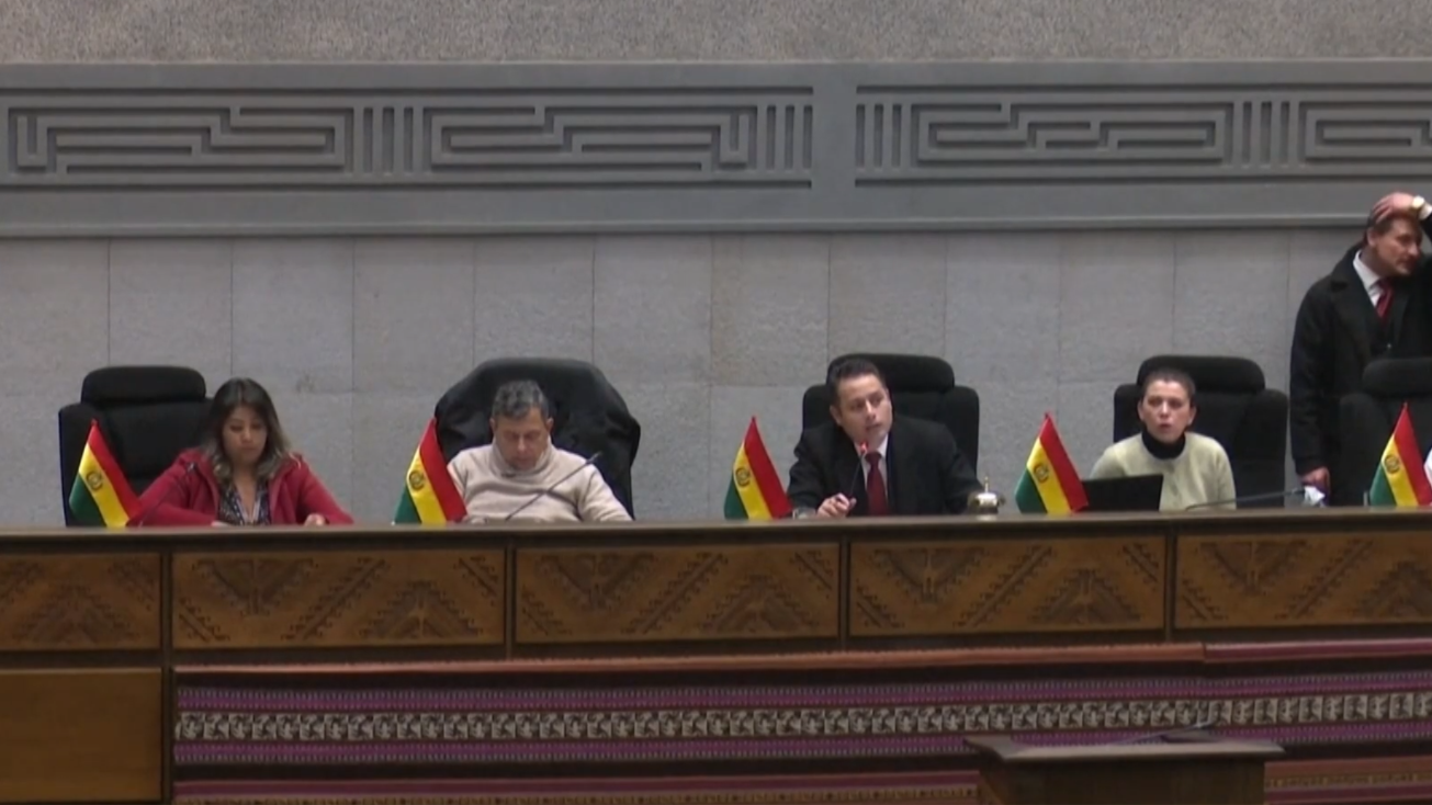 Bộ trưởng kinh tế Bolivia đối mặt nguy cơ bị cách chức