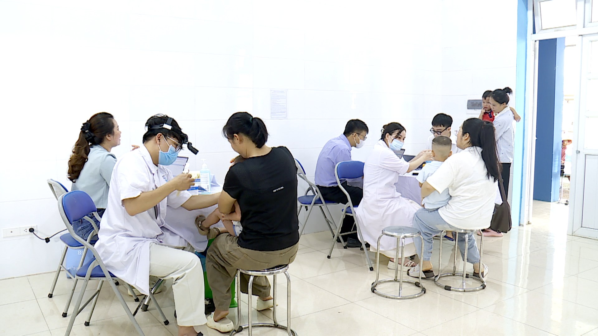 Xã Phúc Lộc khám sức khỏe miễn phí cho trẻ dưới 6 tuổi
