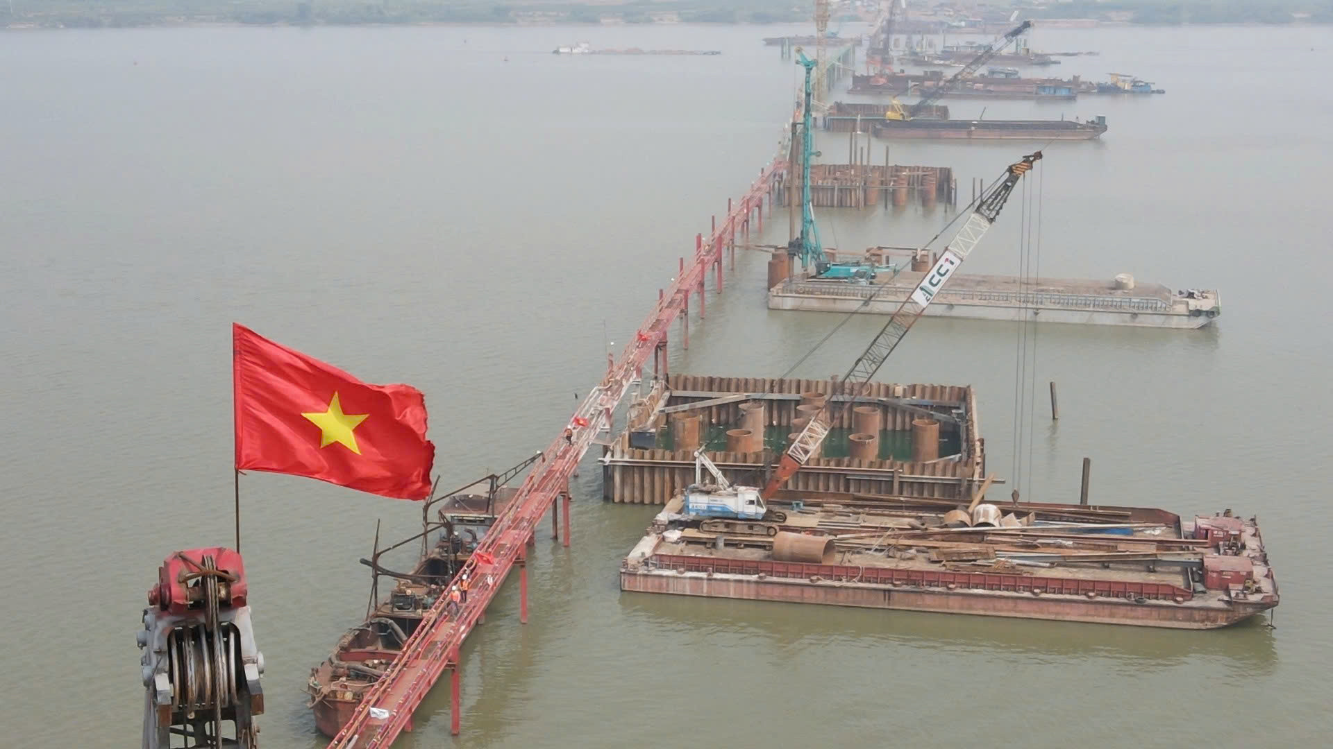 Tăng tốc thi công cầu Hồng Hà trên Vành đai 4