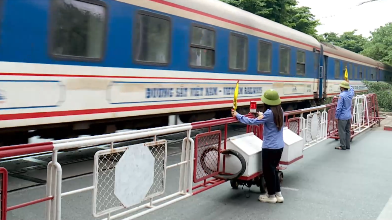 Đường sắt tăng lực lượng bảo đảm an toàn dịp 2/9