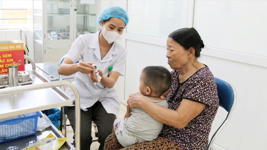 Hà Nội rà soát, tiêm phòng cho trẻ đầu năm học mới