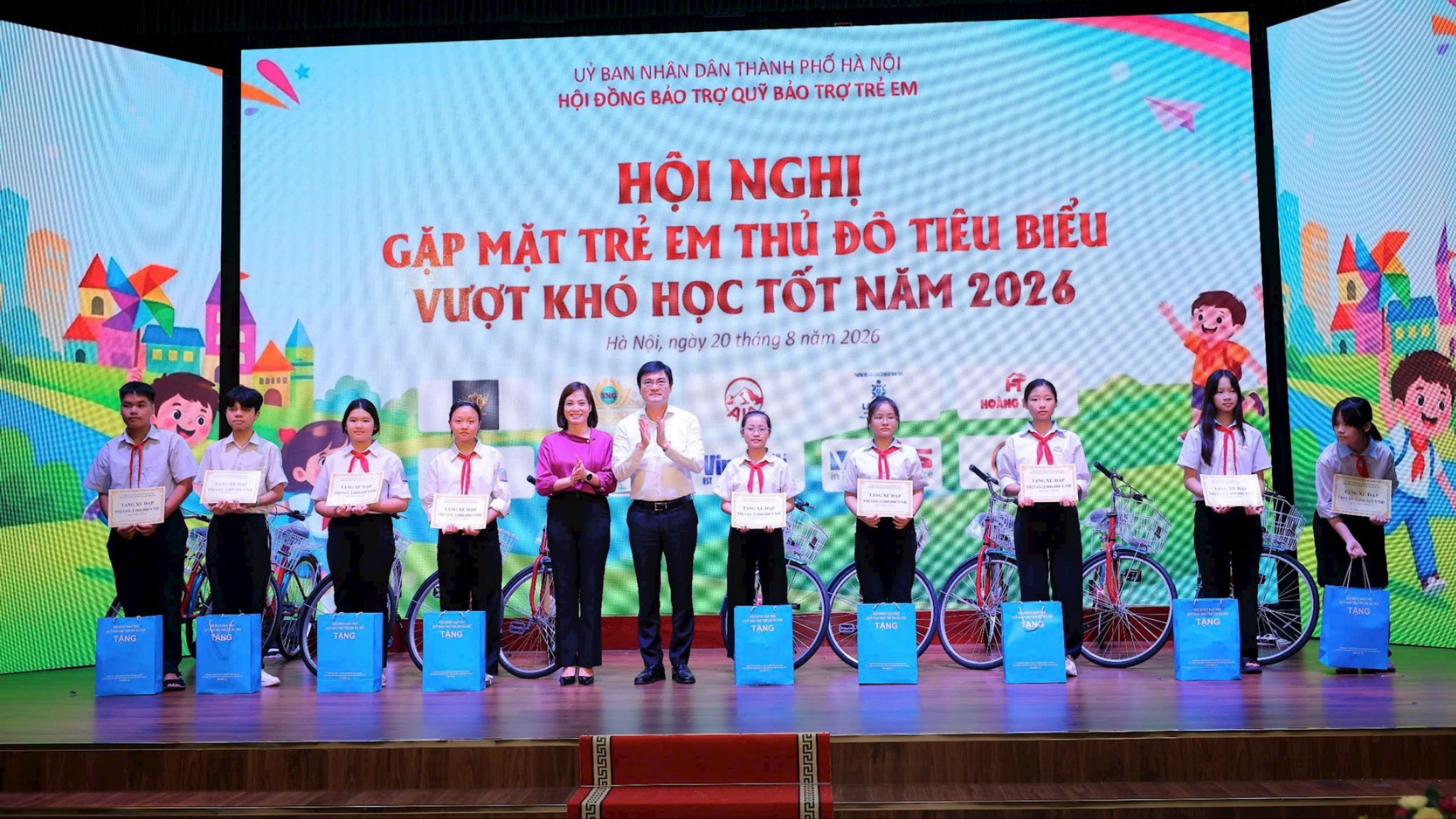 Biểu dương 200 trẻ em Thủ đô tiêu biểu vượt khó học tốt