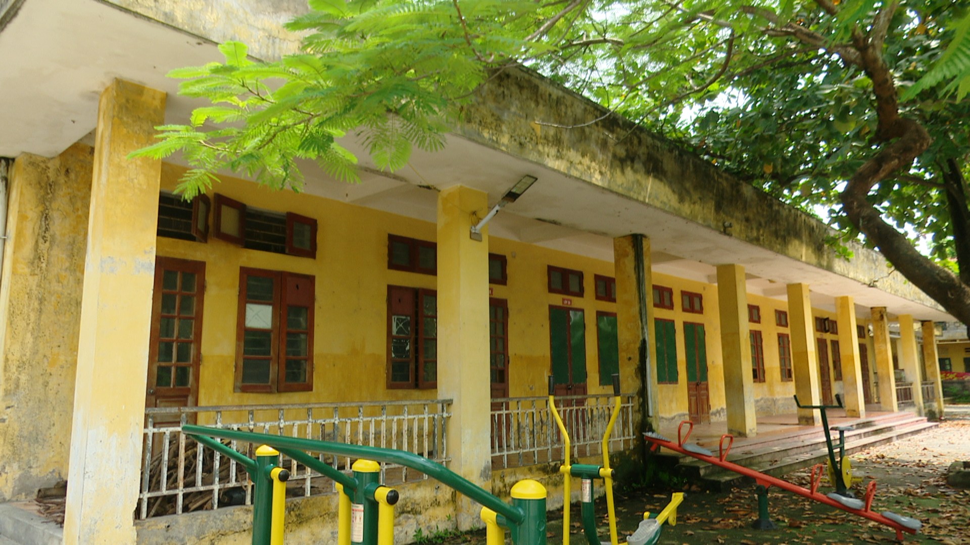 Nhiều trụ sở, công trình bỏ hoang, lãng phí 