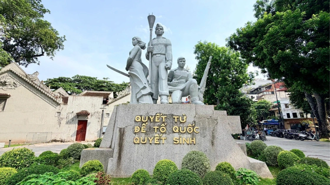 Vì sao Hà Nội di chuyển tượng đài 