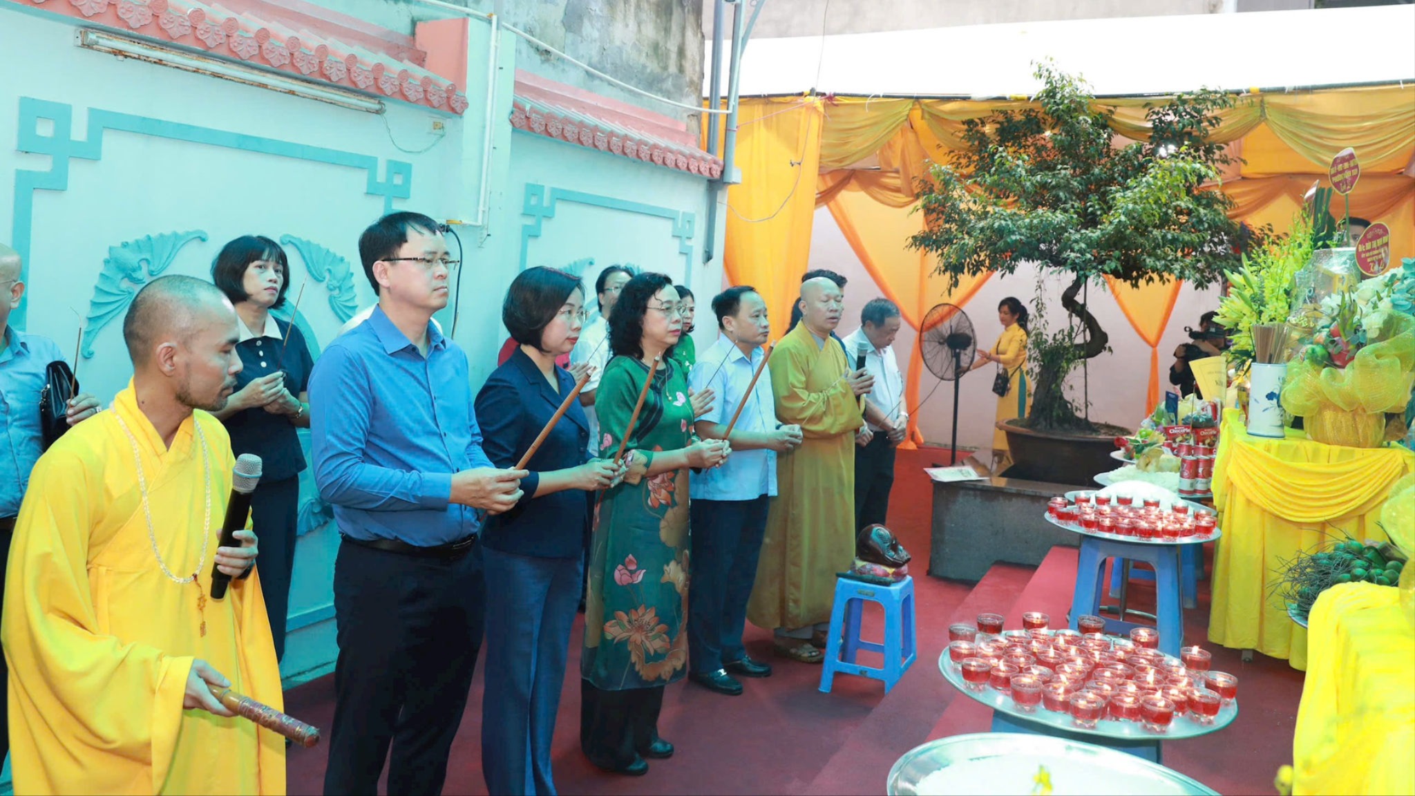 Tưởng niệm đồng bào qua đời trong nạn đói 1944-1945