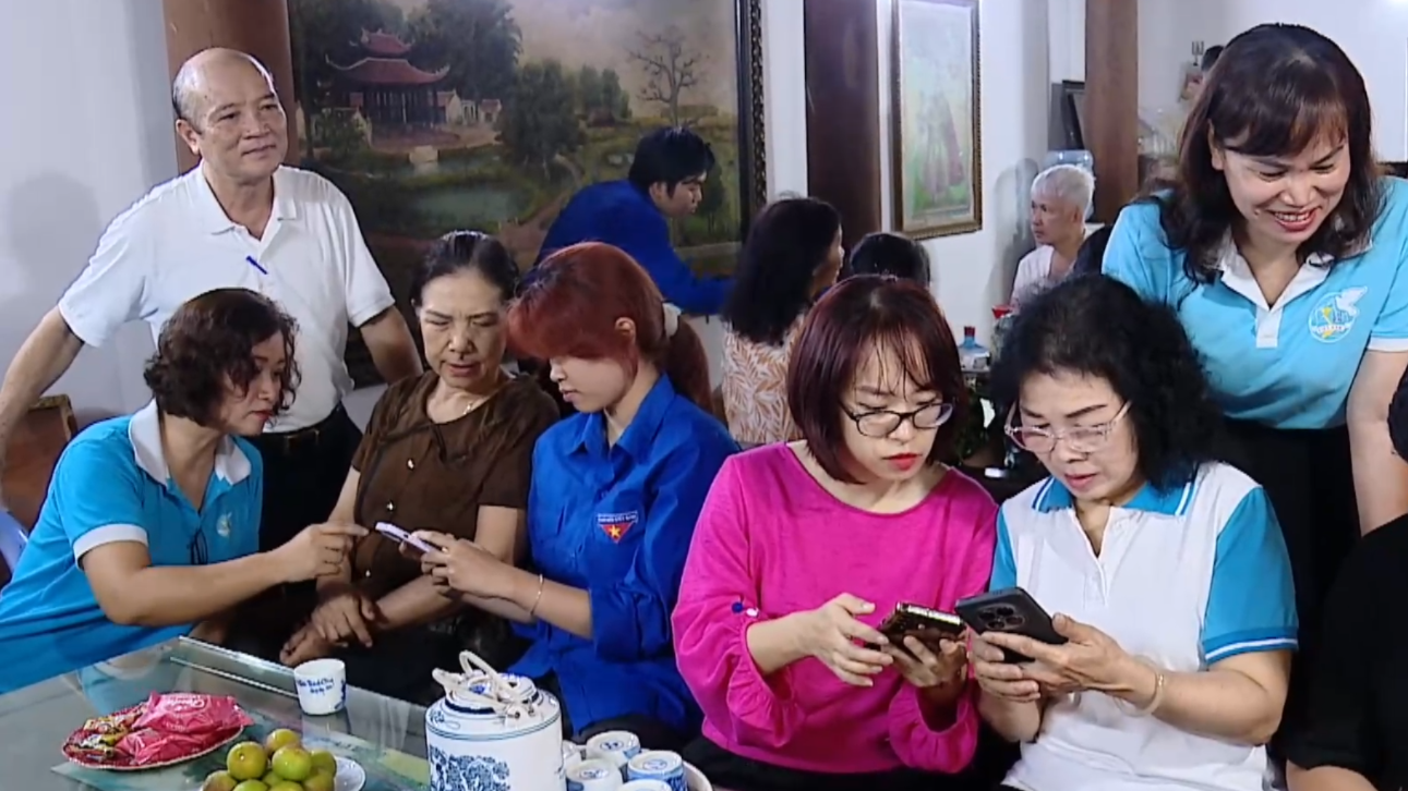 Phường Giảng Võ tích cực triển khai mô hình cộng đồng số