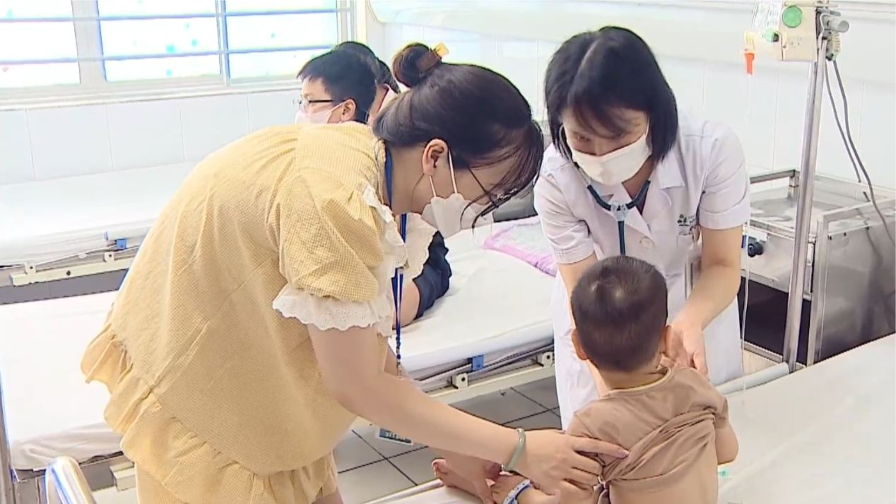 Nhiều trẻ mắc Adeno virus diễn biến nặng do tự điều trị