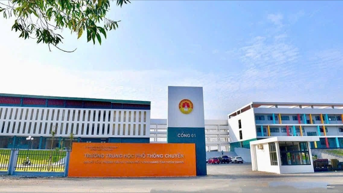Thêm nhiều thí sinh chuyên Tuyên Quang trúng tuyển các trường đại học tốp đầu