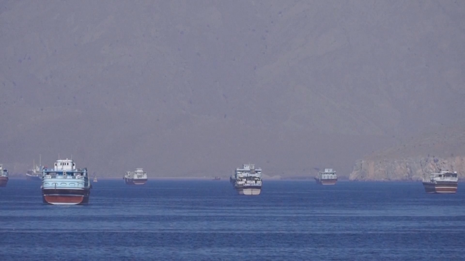 Iran cho phép một số tàu Iraq đi qua eo biển Hormuz