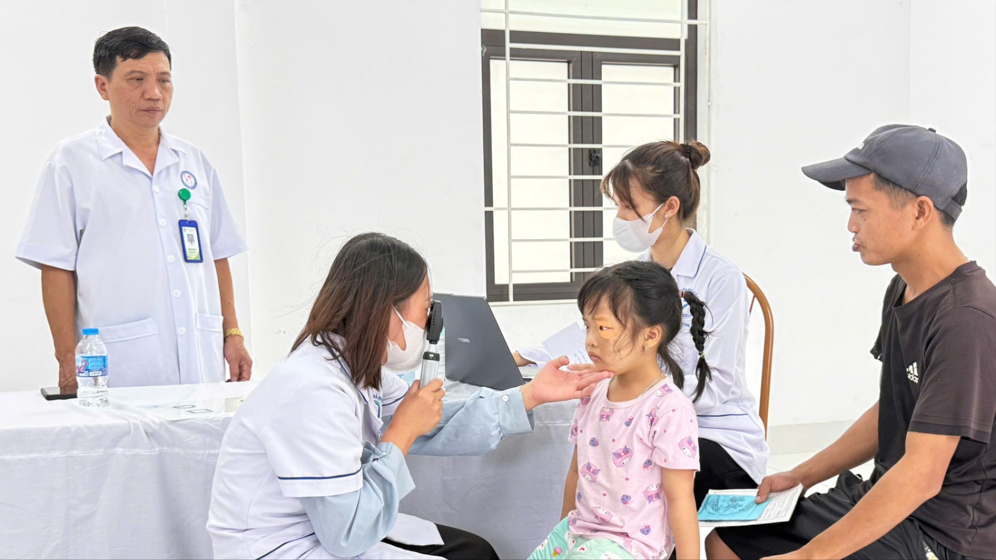 Khám sức khỏe cho học sinh để chủ động phòng bệnh