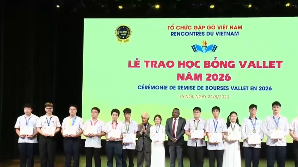 Trao học bổng Vallet cho học sinh xuất sắc khu vực phía Bắc