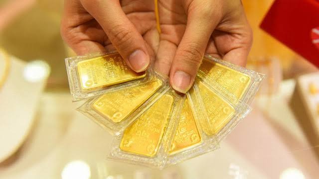 Giá vàng trong nước tiếp tục tăng mạnh