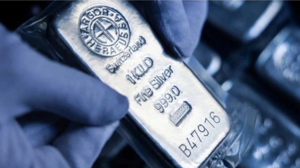 Giá bạc thế giới áp sát mức 70 USD/ounce