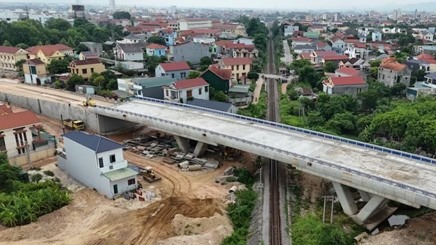 Tạm cấm người và phương tiện qua 3 cây cầu tại Hà Nội