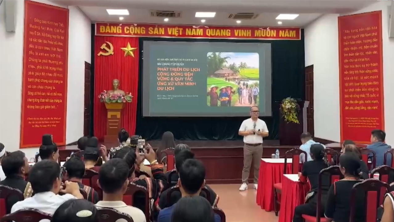 Ứng xử văn minh du lịch và du lịch cộng đỗng