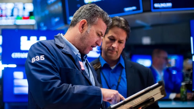 Chỉ số S&P 500 và Nasdaq đồng loạt giảm điểm