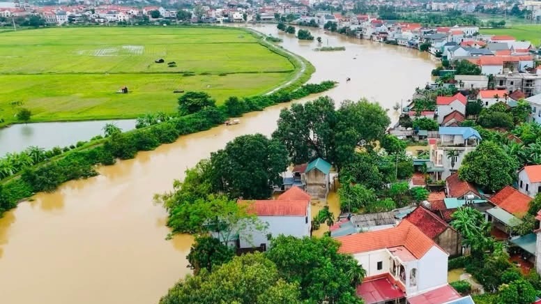 Nhiều sông trên địa bàn Hà Nội vượt báo động III