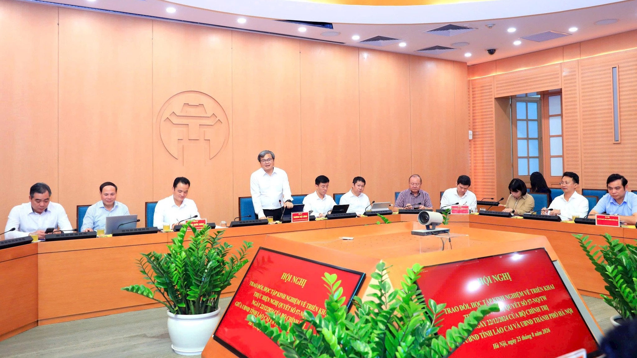 Hà Nội - Lào Cai trao đổi kinh nghiệm về thực hiện NQ57