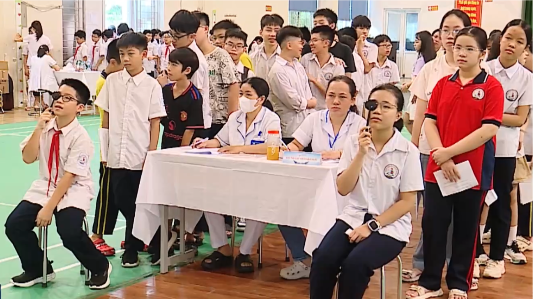 Học sinh được khám sức khỏe miễn phí trước năm học mới