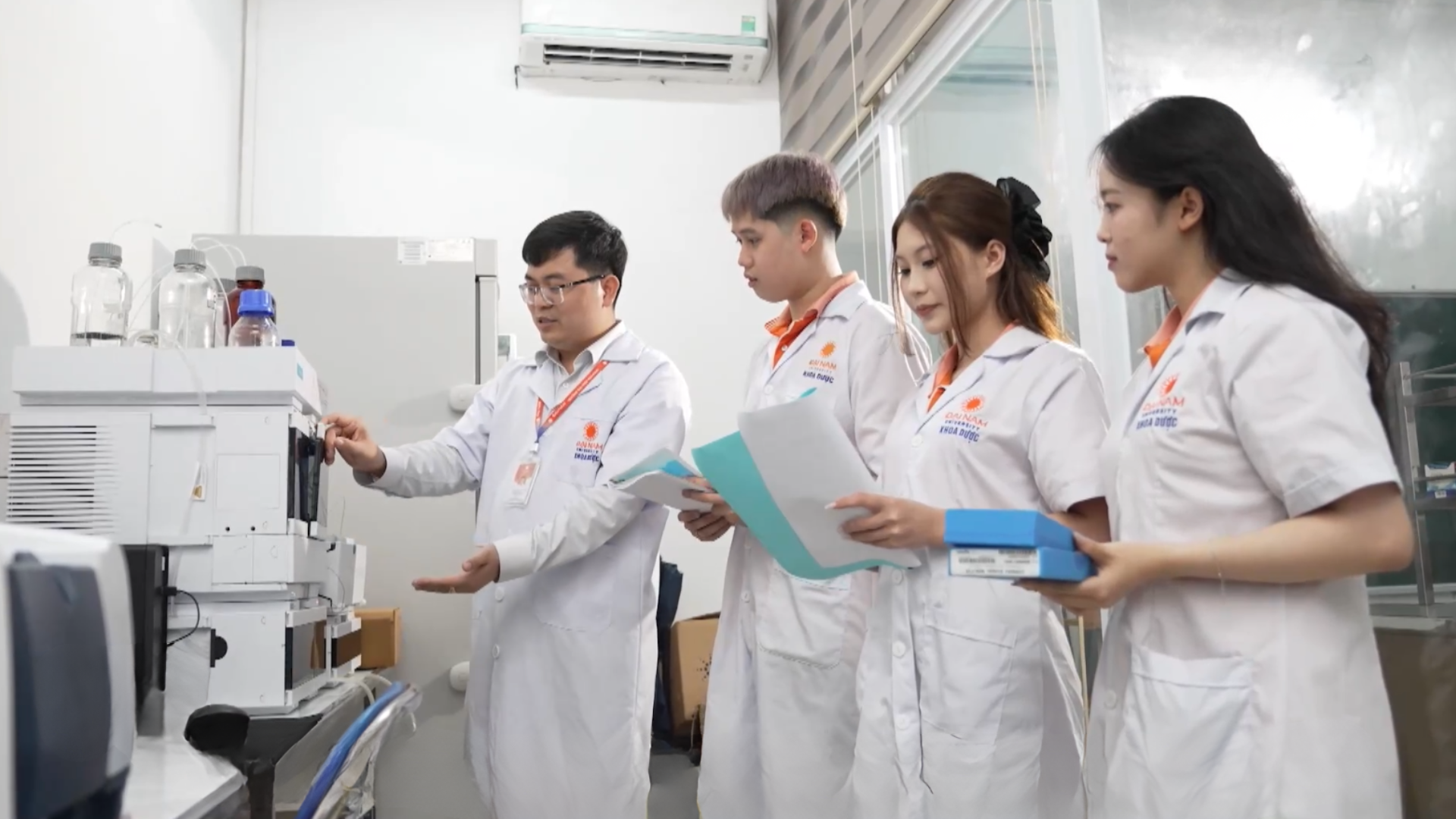 Chọn trường: Đừng chỉ nhìn điểm chuẩn