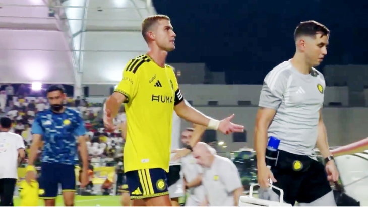 Al Nassr thắng ngược sau khi Ronaldo bị thay sớm