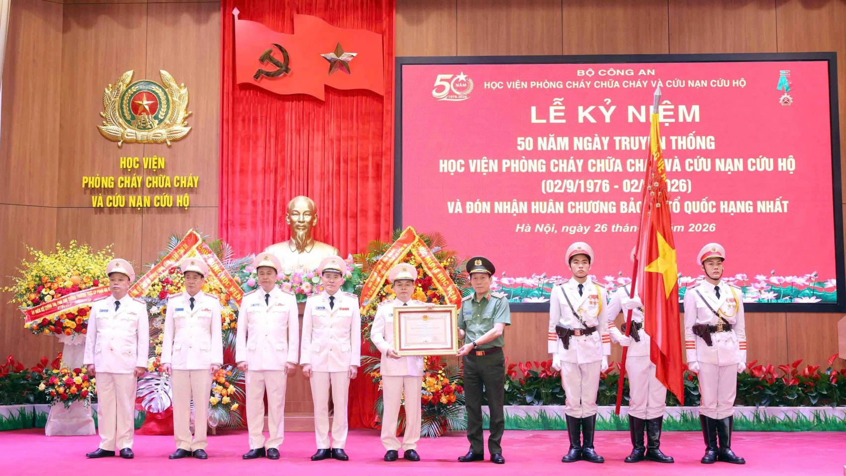 Học viện PCCC&CNCH đón nhận Huân chương Bảo vệ Tổ quốc hạng Nhất