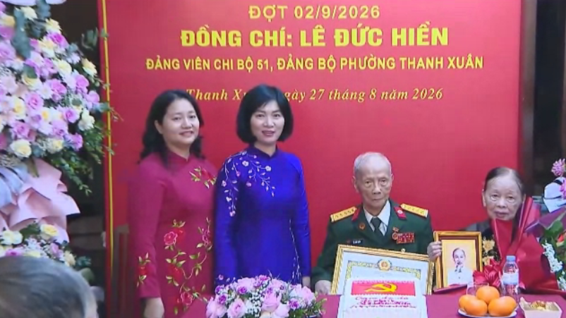 Ghi nhận công lao của các Đảng viên lão thành