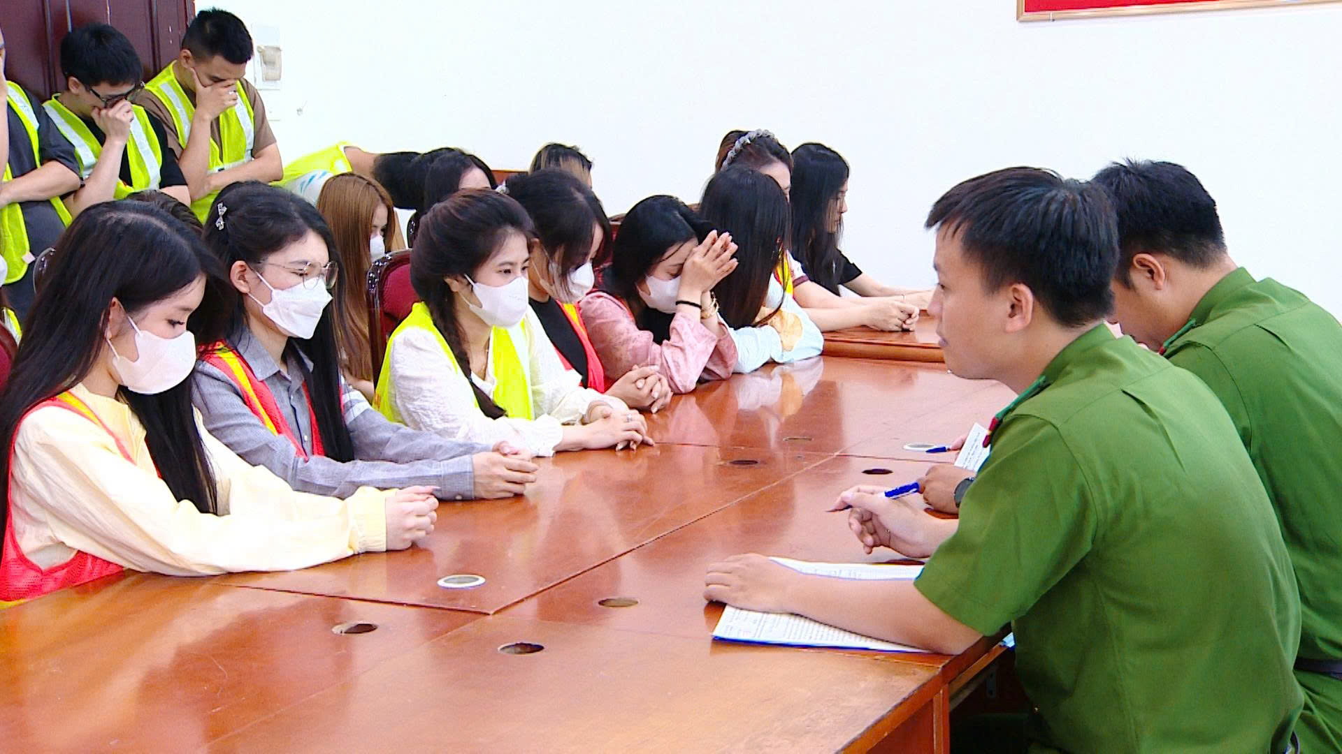 Bóc gỡ đường dây ma túy núp bóng thuốc lá điện tử