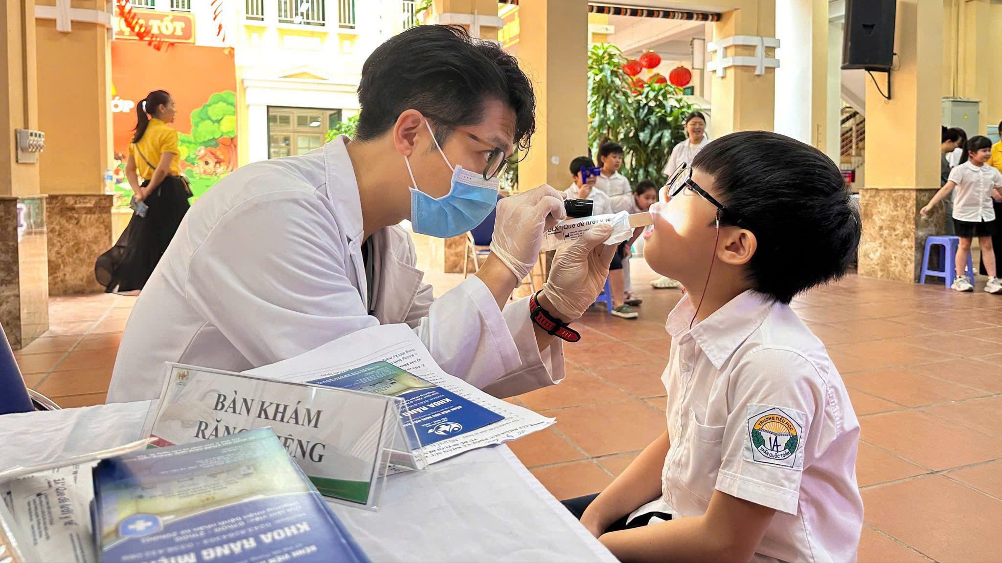 Nguy cơ lây lan bệnh tay chân miệng khi học sinh trở lại trường học