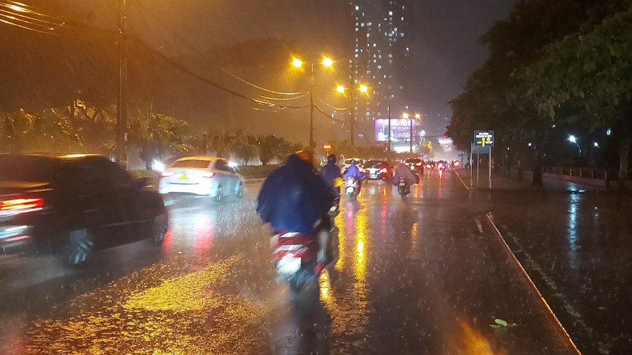 Hà Nội: Tối và đêm nay có mưa dông