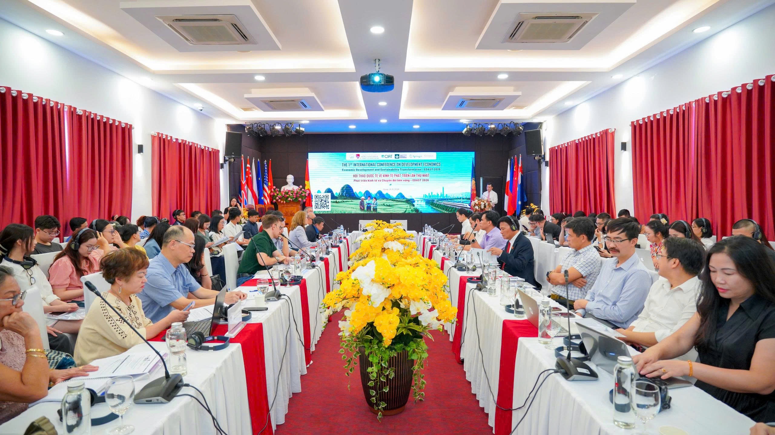 Phát triển kinh tế và chuyển đổi bền vững