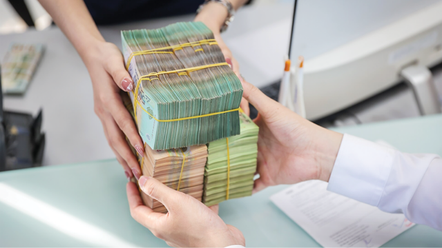 Lãi suất liên ngân hàng giảm liên tục về còn 2%/năm