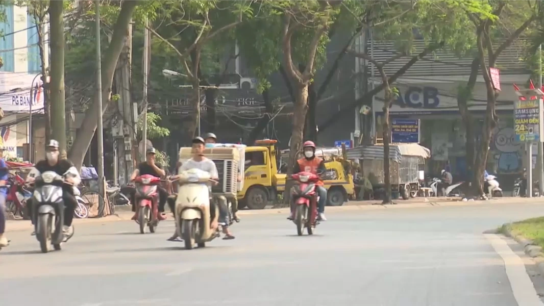 Hà Nội: Giảm mưa, trưa chiều oi bức
