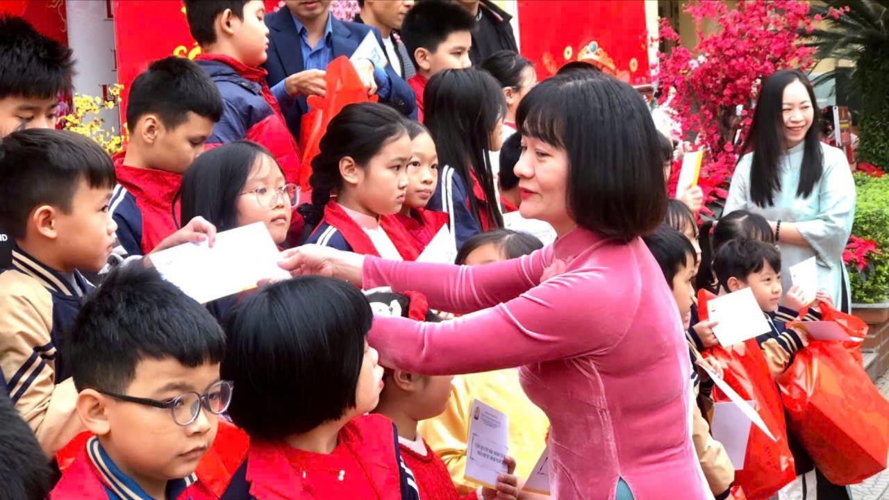 Phụ huynh phấn khởi khi Hà Nội nâng mức hỗ trợ bữa ăn bán trú