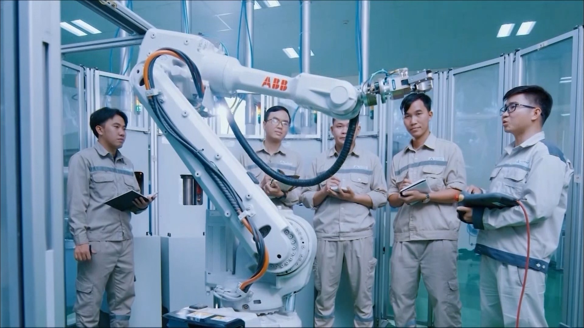 Khơi thông nguồn lực để Hà Nội tăng trưởng hai con số