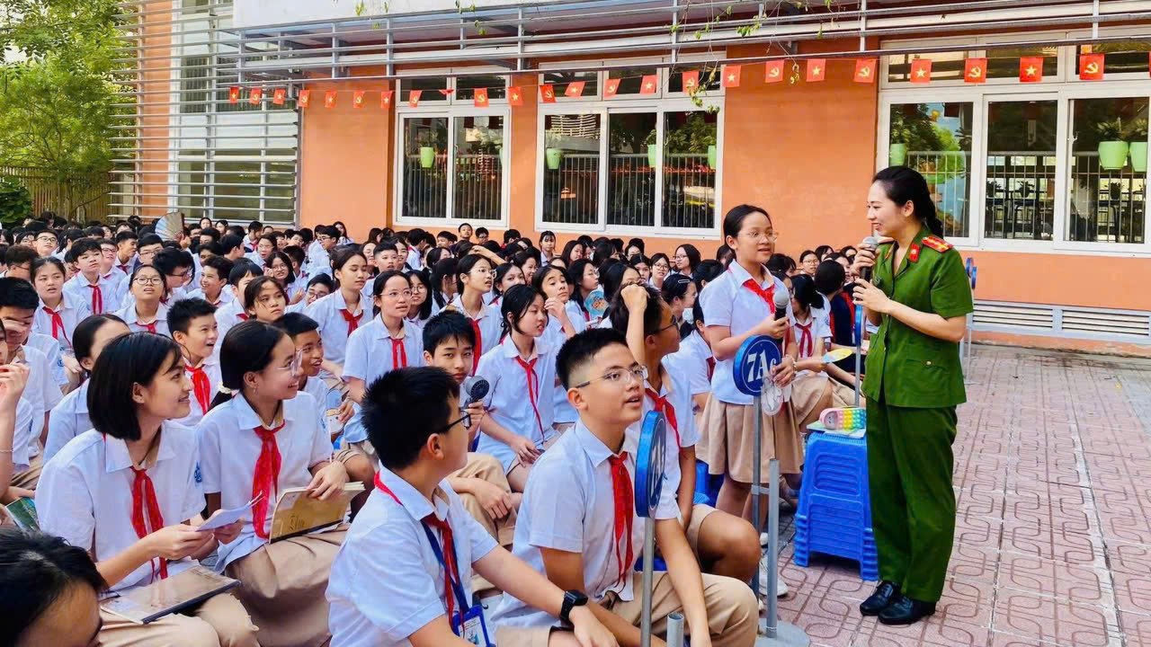 Trang bị hành trang pháp lý cho thế hệ trẻ trong kỷ nguyên số