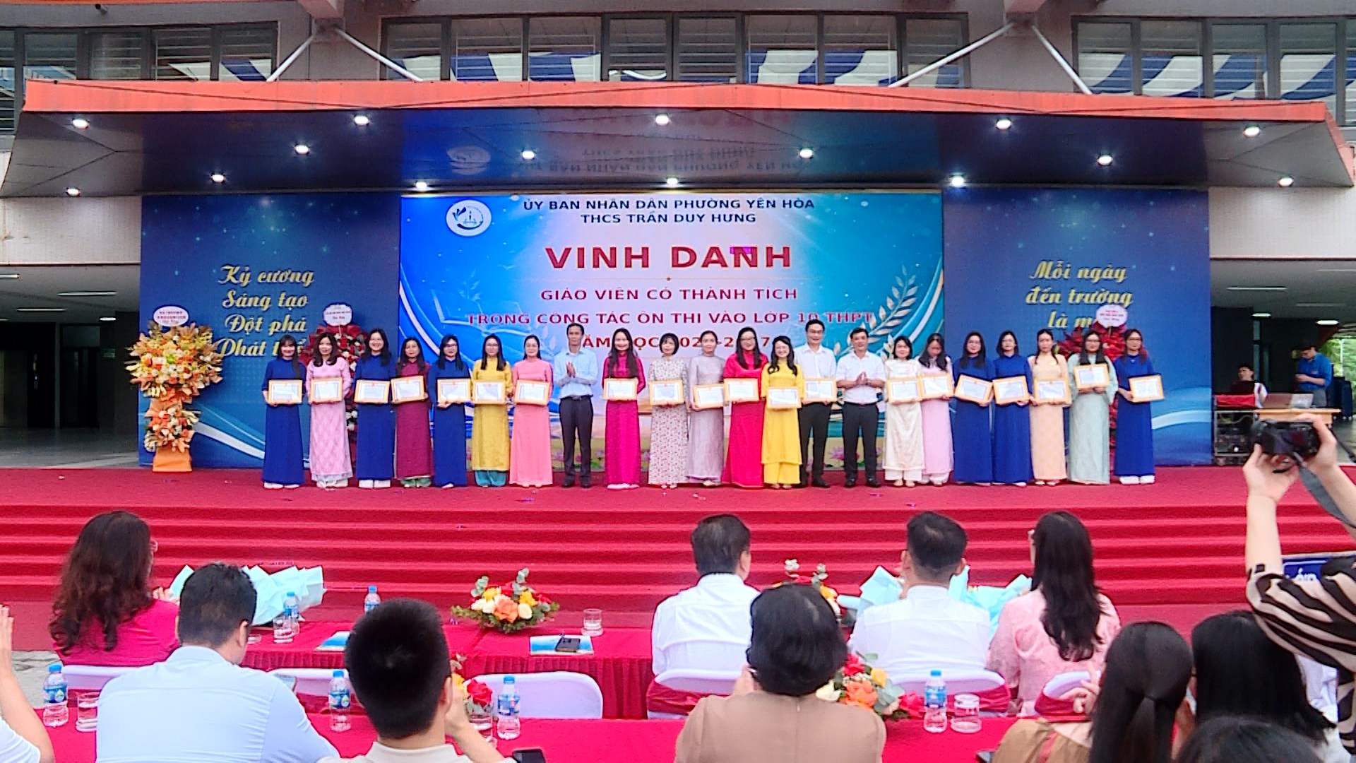 Chào đón học sinh lớp 6