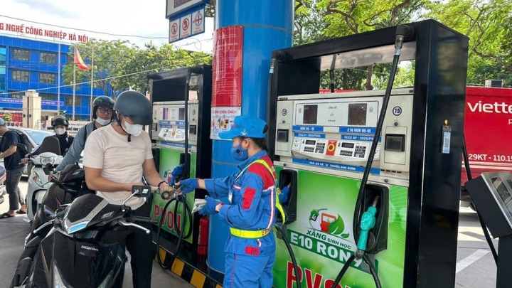 Đồng bộ các giải pháp bảo đảm cung ứng đầy đủ xăng dầu