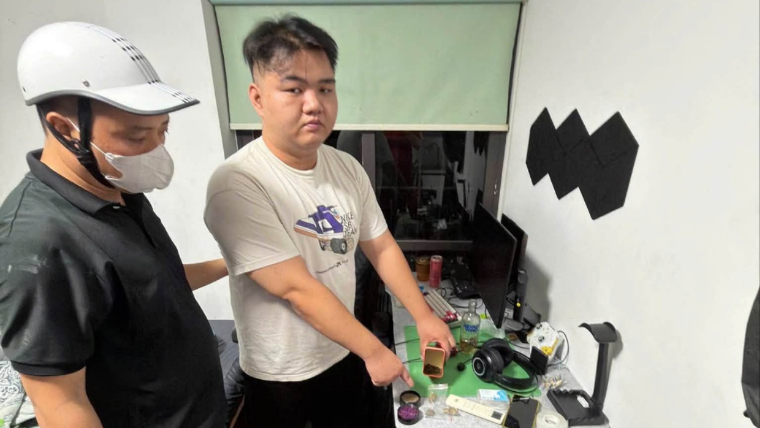 Phát hiện thanh niên tàng trữ cần sa