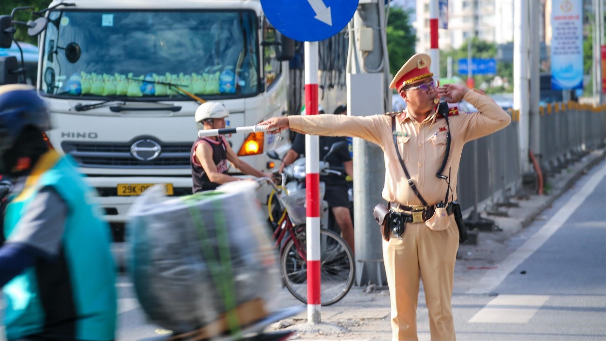 CSGT Hà Nội tăng cường kiểm soát giao thông trong kỳ nghỉ lễ