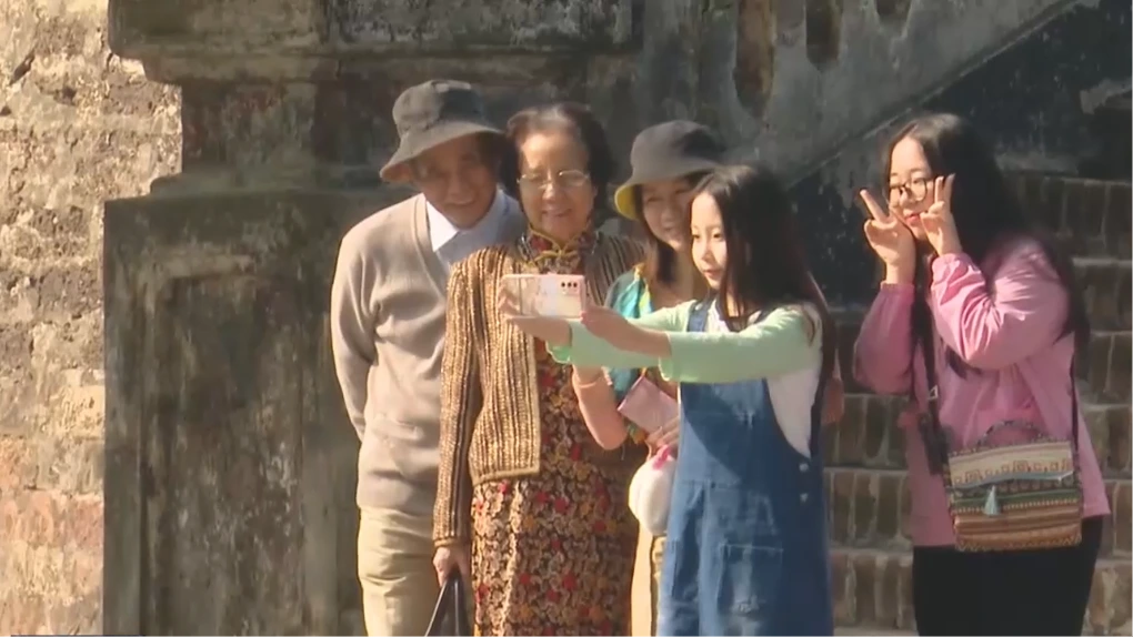 Nhiều tour du lịch tìm hiểu lịch sử dân tộc