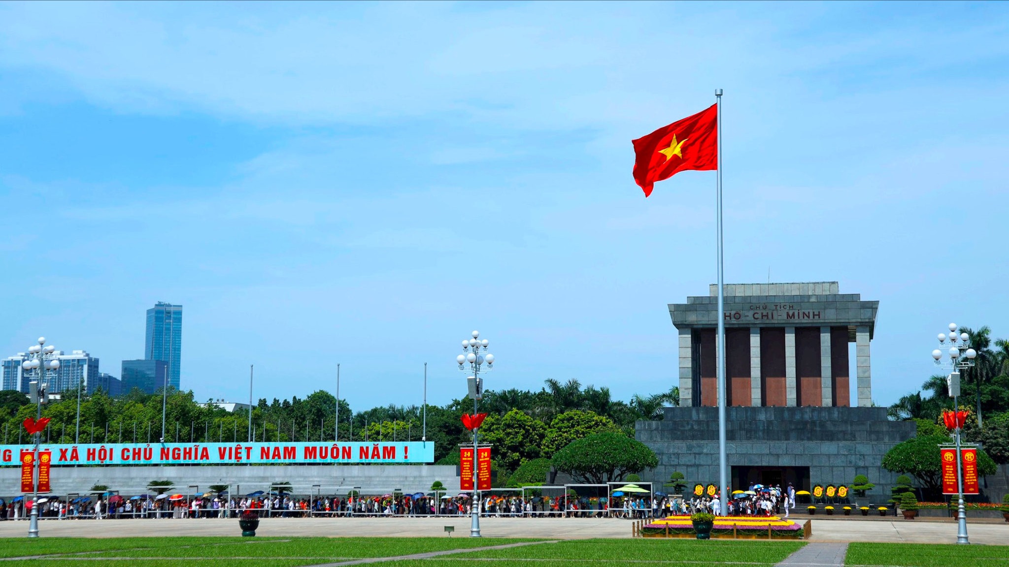 Hà Nội duy trì nắng nóng ban ngày mưa về chiều tối