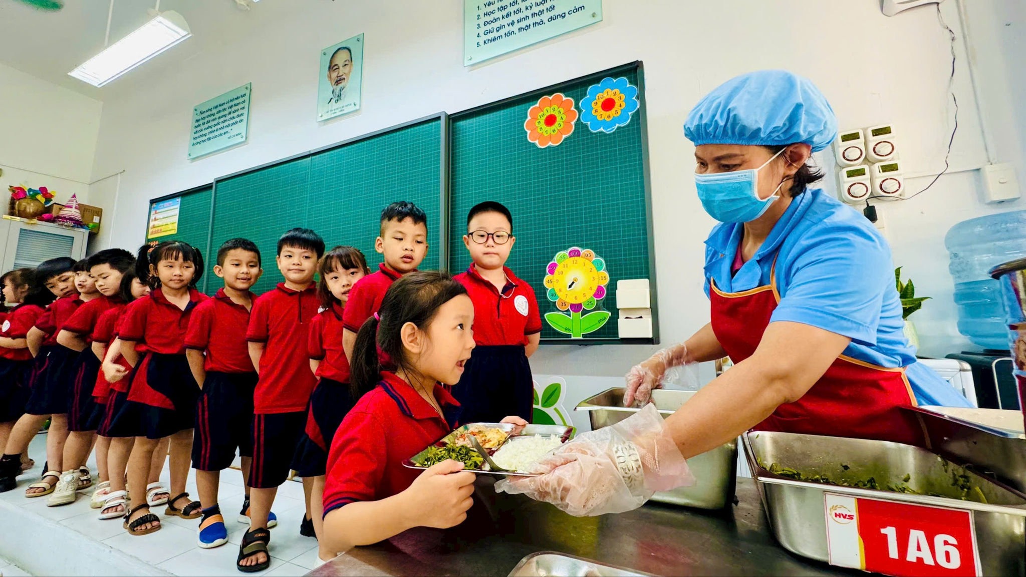 Miễn thuế suất ăn học đường giúp nâng chất lượng, giữ nguyên giá