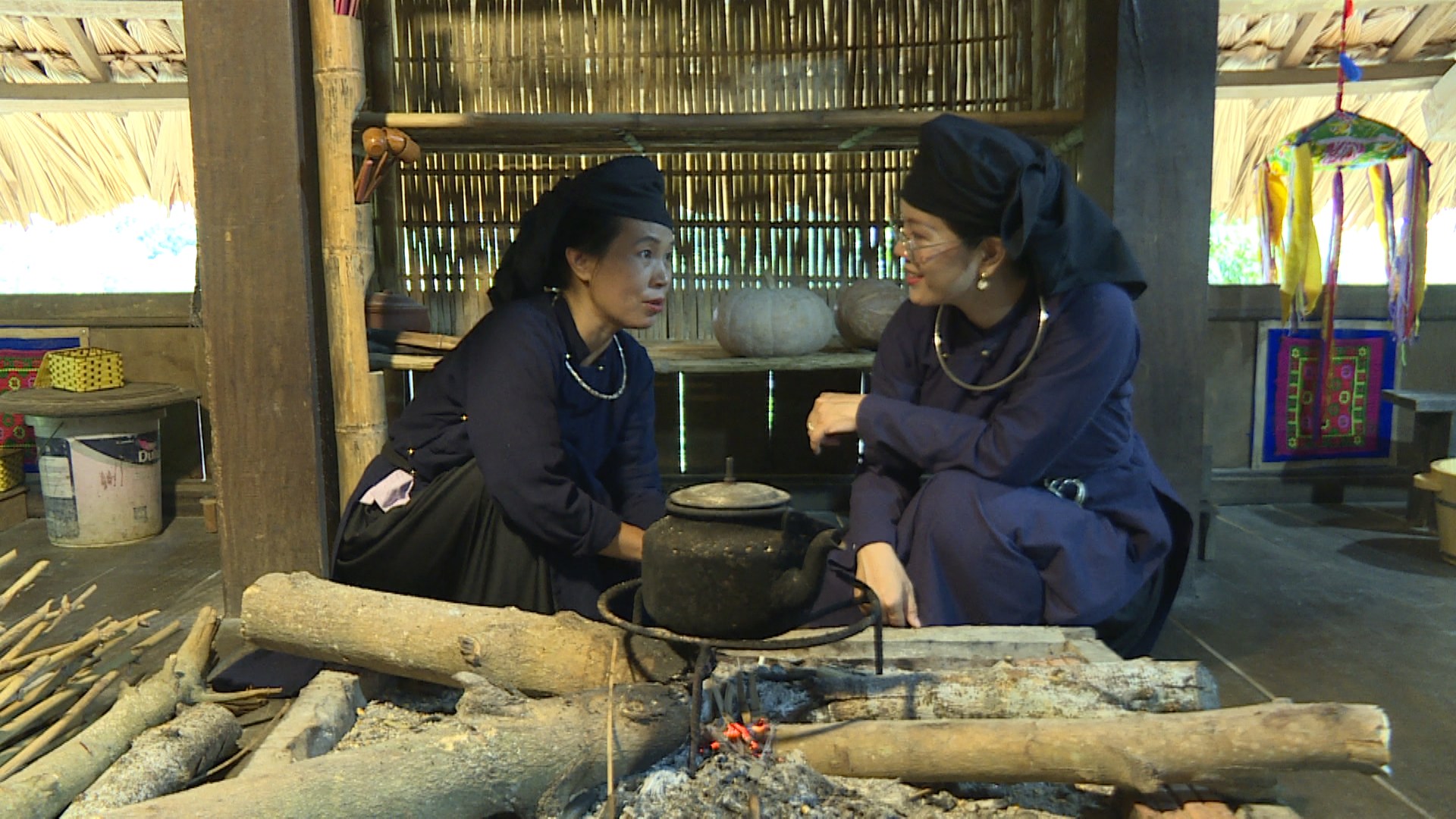 Một ngày ở làng dân tộc giữa lòng Hà Nội
