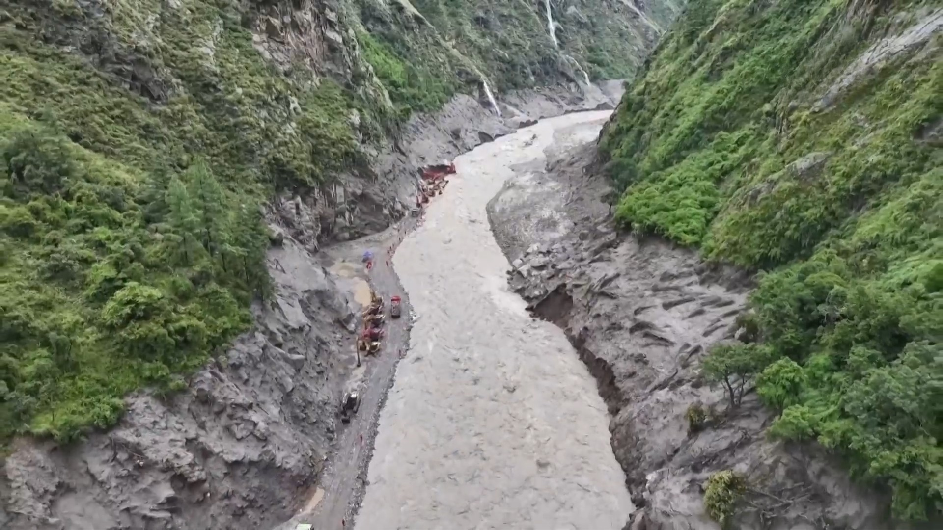 Trung Quốc khôi phục 1,1 km đường tại Tây Tạng